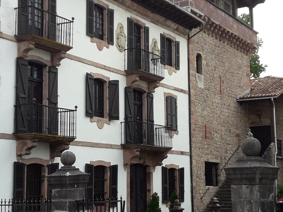 Hostal Palacio Jaureguia Irurita ภายนอก รูปภาพ
